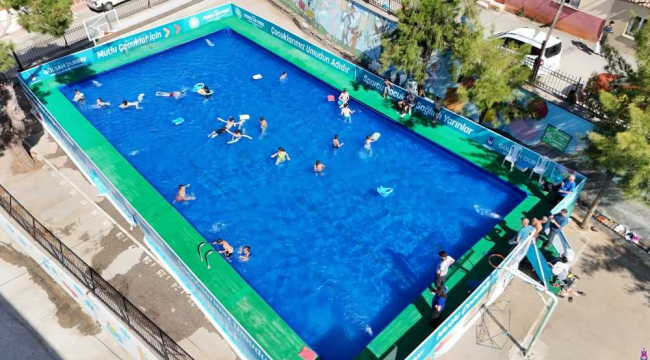 Şehzadeler'de portatif havuzlar hizmete açıldı