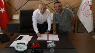 Sözleşmeler imzalanıyor