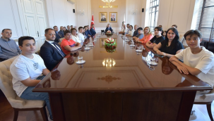 Üstün başarılı öğrencilere bir ödülde vali Ünlü'den