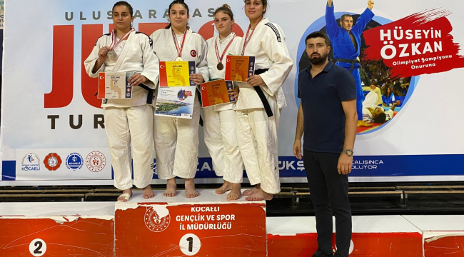 Yunusemre belediyespor'un judocuları,Manisa'ya 3 altınla döndü