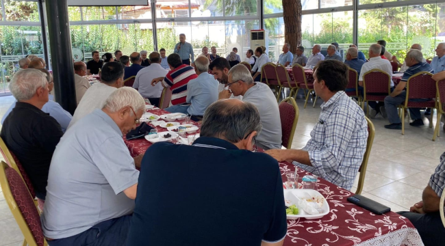 AKP il başkanı Hızlı Akhisar 'da mahalle baskanlarıyla toplantı yaptı