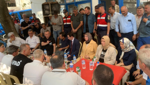 AKP yöneticileri yangın bölgesinde