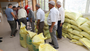 Alaşehir beldiyesinden çiftçilere gübre desteği