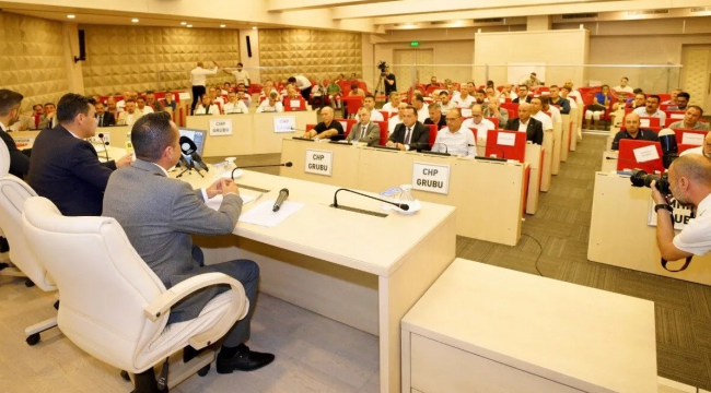Başkan Zeyrek''damadın birini baskete, diğer damadı futbola vermiş zihniyeti kınıyorum''