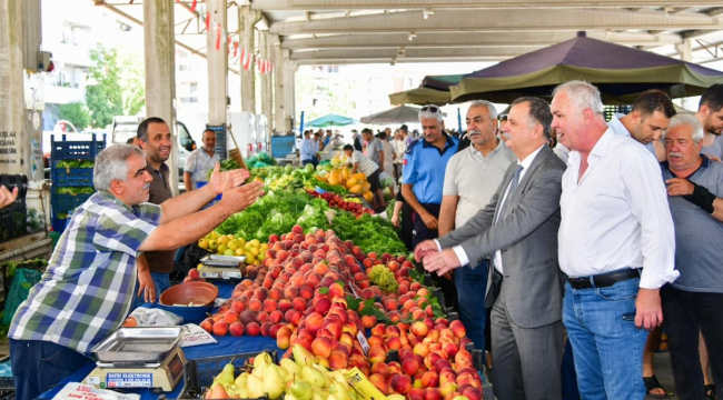 Başkanlar Muradiye pazarında