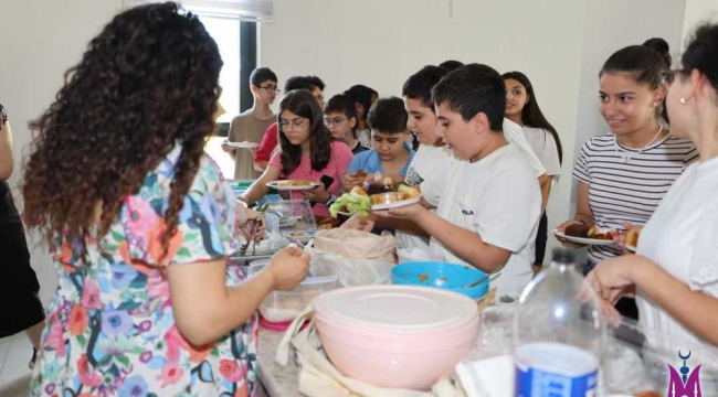 Çiğ köfteli veda partisi 