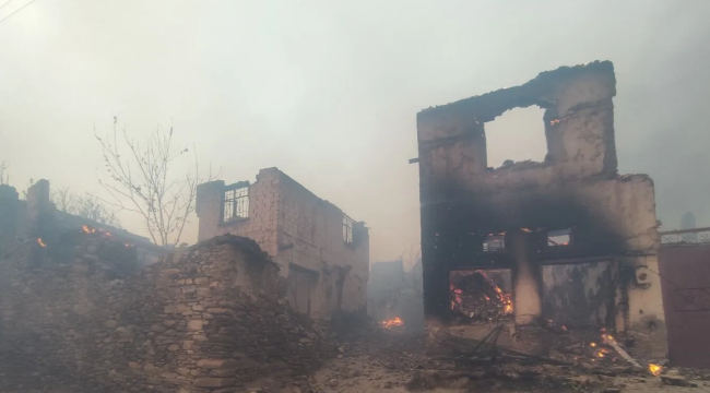 Gördes'de evler yandı köy yok oldu