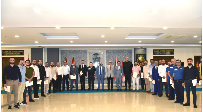 Görevlerinde üstün başarı gösterenler belgelerini aldı