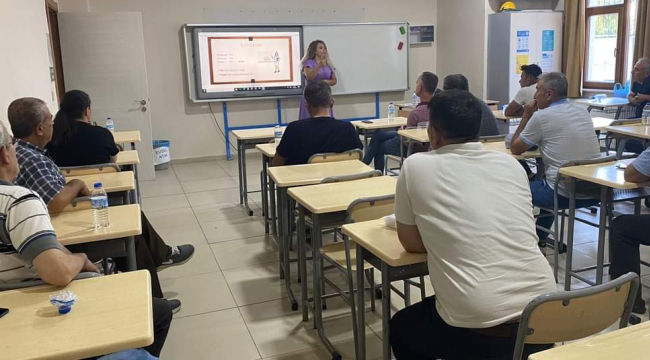 Halk otobüsü şöförlerine "sosyal ve iş hayatında iletişim'eğitimi