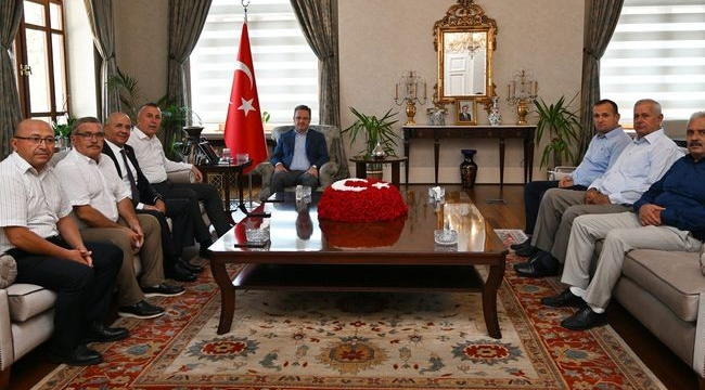 İzmir Tariş üzüm birliği yönetimi vali Ünlü'yü ziyaret etti