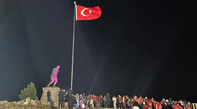 Kocatepe'den Manisa'ya uzanan tarihi yolculuk sürüyor