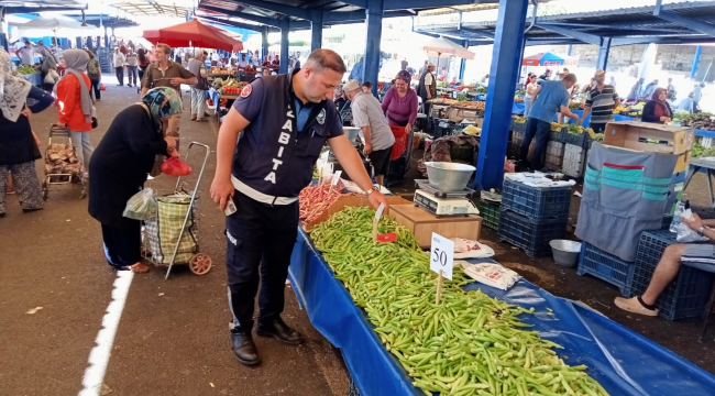 Zabıta pazarda fiyat temizlik denetim yaptı