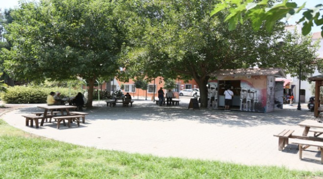 Selçuk'ta çay 5 lira su 3 lirdan satılıyor