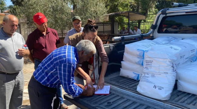Turgutlu'da 19 üreticiye potasa (potasyum karbonat) verildi