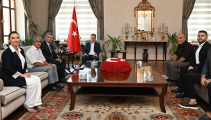 Türkmen derneği başkanı ve Soma belediye başkanı vali Ünlü'yü ziyaret etti