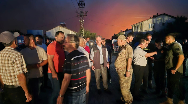 Vali Ünlü Gördes'de yangın yerinde