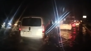 Ani bastıran yağmur Manisa'da yaşamı felç etti