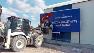 Gördes'de halı saha tabelası takıldı