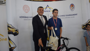 Köprübaşı'nda satranç turnuvası ödül töreni