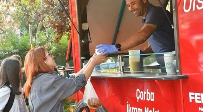 Manisa'da öğrencilere çorba dağıtımı başladı