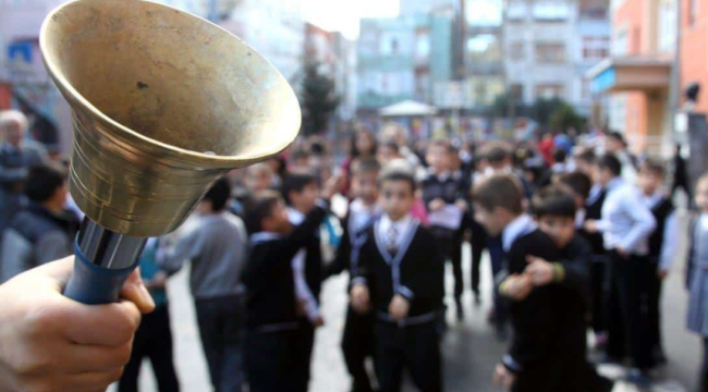 Okullarda ders zili çaldı