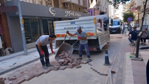 Şehzadeler'de 67 mahallede yol onarımı, temizlik ve bakım çalışmaları tüm hızıyla sürüyor