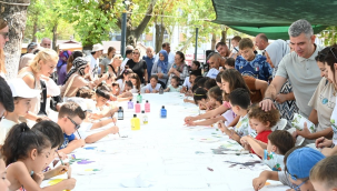 Soma'da çocuklar dünya barışı için boyadı