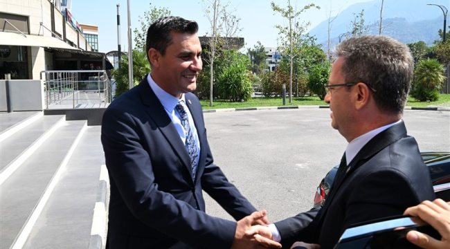 Vali Ünlü veda ziyaretlerine başladı