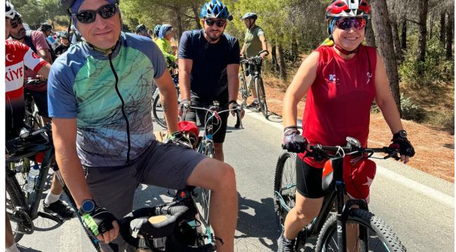 Yunusemre belediyesinin desteklediğ 500 bisikletsever şehitlere saygı sürüşünde pedal çevirdi