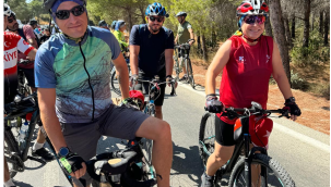 Yunusemre belediyesinin desteklediğ 500 bisikletsever şehitlere saygı sürüşünde pedal çevirdi