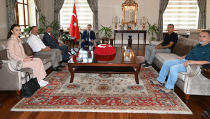 Yunusemre kent konseyi başkanı Kılıç, vali Ünlü'yü ziyaret etti