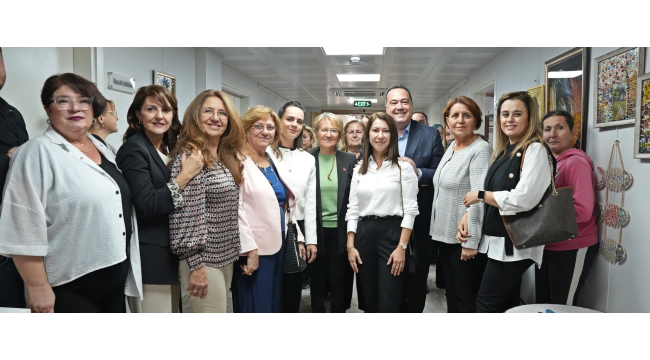 Akhisar'da "camın büyüsü" adlı sergi açıldı