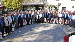 Akhisar'da muhtarlar günü 2 gün önce kutlandı