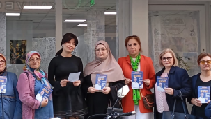 AKP il kadın kolu yöneticileri kongre davet için esnaf ziyaretine çıktı