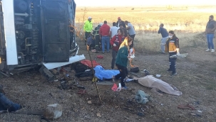 Aksaray'da yolcu otobüsü devrildi: 7 kişi öldü, 33 kişi yaralandı