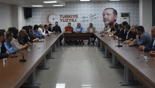 Başkan Hızlı ilçe başkanları ve yönetim kuruluyla istişare toplandısı yaptı