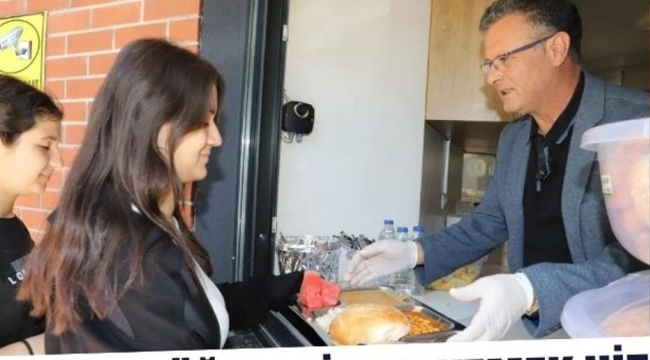 Belediye öğrencilere 4 çeşit yemek veriyor