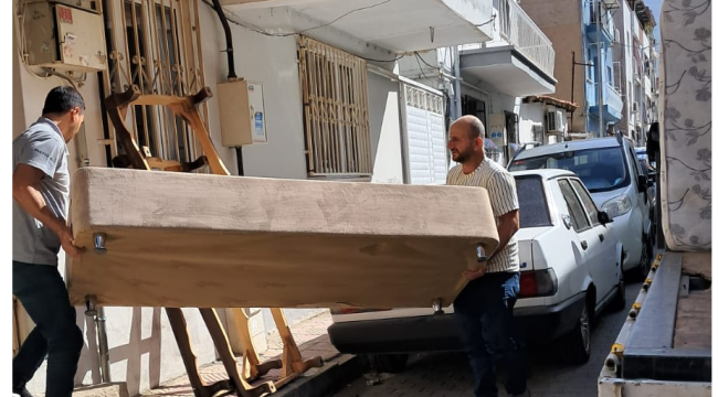 Belediyeden yoksul vatandaşlara eşya yardımı