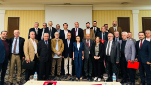 CHP il yönetimi eski il yöneticileriyle bir araya geldi