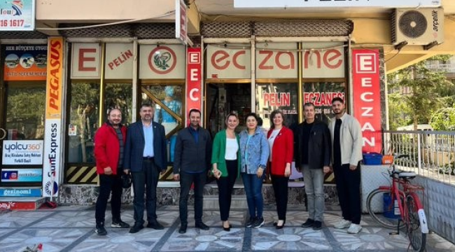 Eczacılar odası yönetimi Kula'da eczacılarla bir araya geldi