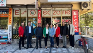 Eczacılar odası yönetimi Kula'da eczacılarla bir araya geldi