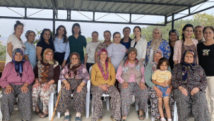 Gölmarmara'da muhtar eşlerinin katıldığı kadın buluşması