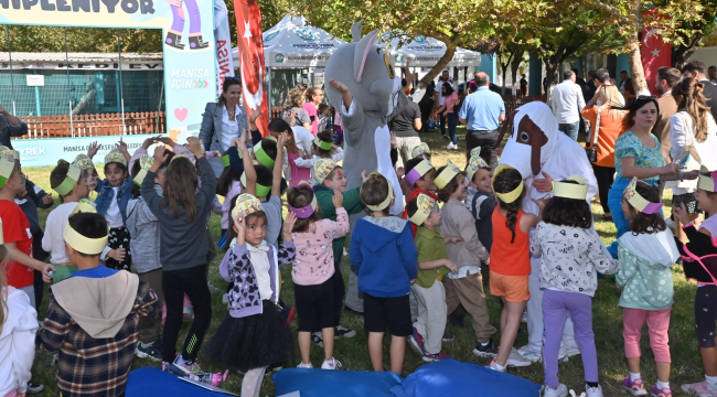Hayvanları koruma günü'nü coşkuyla kutladı