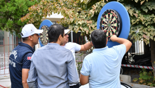 İtfaiyeciler dart etkinliğinde moral depoladı