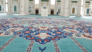 Kazakistan'da Seitzhan Qari Mosque camisinin halıları Demirci'den