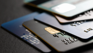 Kredi kartlarından katkı payı alınmasını ertelendi