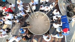 Kuşadasında 5 bin kişilik keşkek ikramı