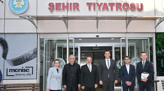 Manisa Şehir Tiyatrosu perdelerini açtı