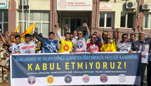 Öğretmen meslek kanunu"nu geri çekilmesi eylemine CHP'lilerde destek verdi