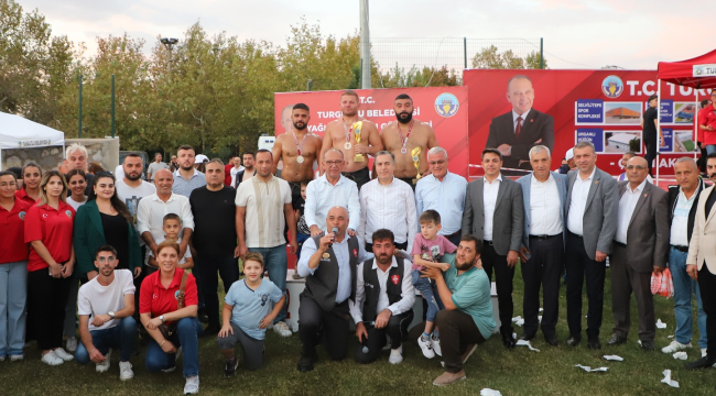 Rakıplerini yenen Balaban baş pehlivan oldu